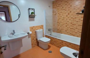 Costa Foz Apartment Playa de Llas, terraza, piscina y pista de pádel - Foto 40