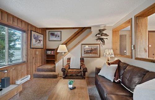 Trapper 8: Cozy 4-Bedroom Condo, 1 Minute to Yellowstone, perfect for 8 guests. - Foto 29