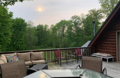 Cozy Cabin near Lake Ontario Ideal for a Family Retreat - Photo 36