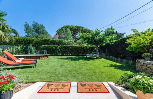 Maison Tropézienne en plein centre avec jardin et piscine - Photo 12