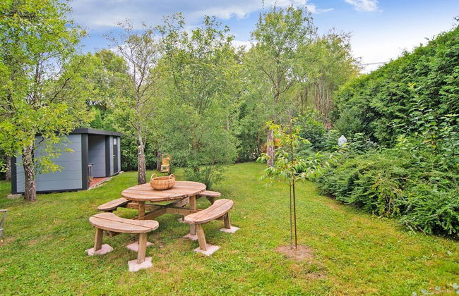 Charming Stay Near Forests - Photo 24