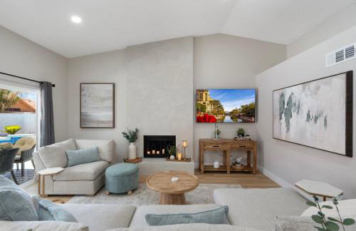 Modern Escape with Pool Ping Pong & Putting Green - Foto 13