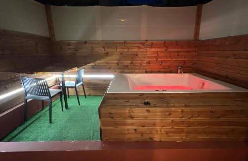 Jacuzzi studio close to athens airport!! - Foto 18