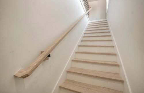 Sunflower Suite Modern Loft with Skyline Views - Foto 18