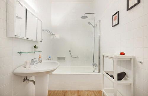 Charming 3BR w/ Office & Garage by Foz Beaches - Foto 49