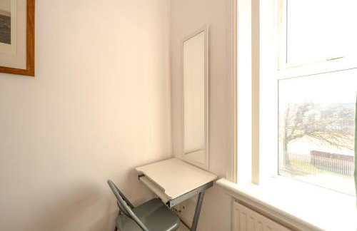 Apt - Sleeps 10 - Parking - Ideal for Contractors - Photo 20