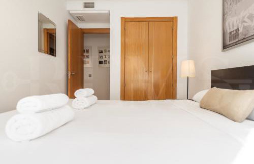 Seaside stay with large terrace, pool & parking REMS - Foto 8