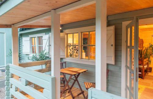 Family friendly sunny Log Cabin - Photo 12