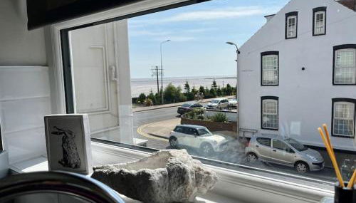 Beautiful Seafront Studio Apartment - Photo 2