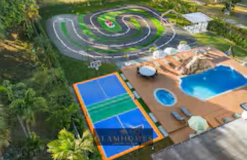 Unique Private Racing Track Villa in Miami Cinema - Foto 41