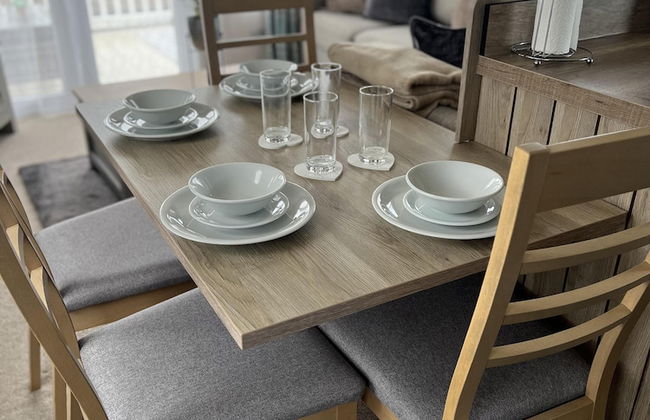 2 Bed Caravan - Sleeps 6 - Parking - Pets - Photo 23