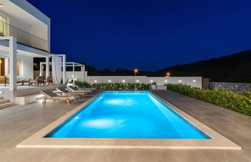 Villa Zen with 4 bedrooms, private 32 sqm pool, summer kitchen, 7 km from the beach - Photo 42