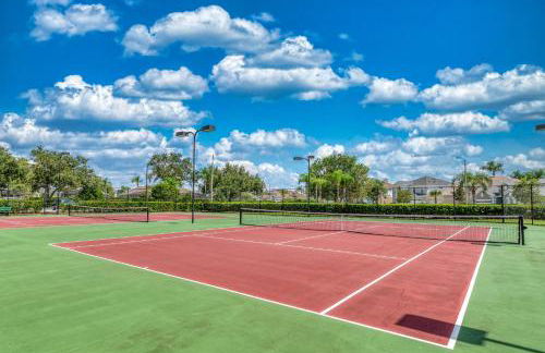 Magical Getaway Close to Disney! Pool, Gym, & WiFi - Photo 35