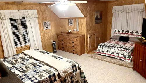 One of a Kind Rustic Log Cabin near Bryce Resort - Large Game Room - Fire Pit - Large Deck - BBQ - Foto 3