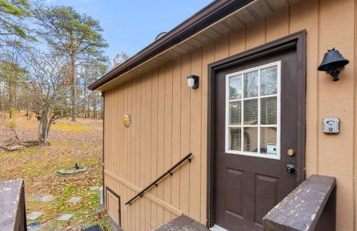 River Access Cabin with Hot Tub, Fire Pit, & WiFi! - Foto 47