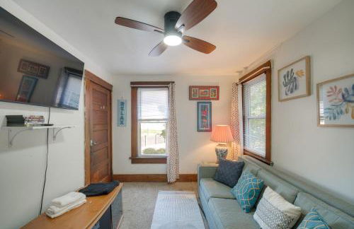 Central Akron Stay! Large Victorian Home with Yard - Foto 15