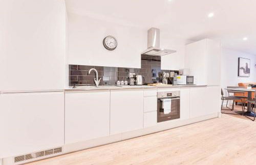 Lovely 2 Bed Apartment in Burton-on-Trent - Foto 16