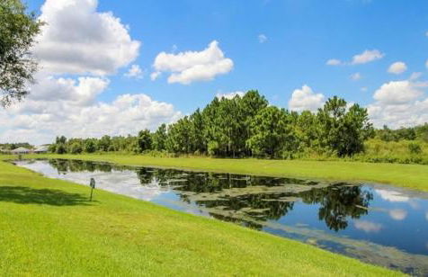 Serene 4-Bedroom Lakeview Retreat with South-Facing Pool & Sun-Drenched Outdoor Living - Foto 41
