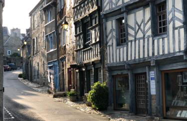 Appartement de 1634 avec balcon au sud sur jardin en plein cœur historique - Foto 31