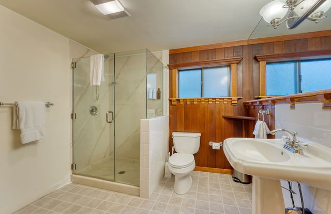 Riversong Lodge by Avantstay Sauna Hot Tub On The Truckee River - Photo 24