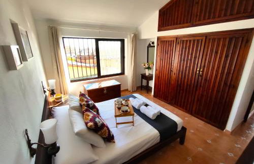 Evans Realty AL Villa & Piscina & Garaje & Playa - Photo 8