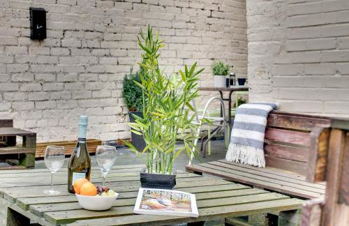 Newcastle CITY APT35,FREE STREET PARKING,4 BEDROOM HOUSE,8 SINGLE BEDS,FULL KITCHEN,ALL ROOMS WITH TVs,NETFLIX - Photo 34