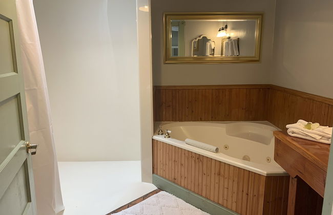 The Cottage @ 241 North - Foto 28