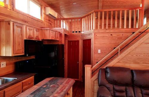 Lakefront Cottage with Hot Tub & Sunset Views - Foto 2