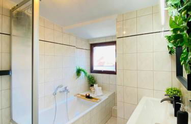 Cinema Apartment Magdeburg - Balkon & Beamer - Foto 14