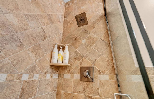 Cozy Private Home W Fireplace Outdoor Kitchen - Photo 21