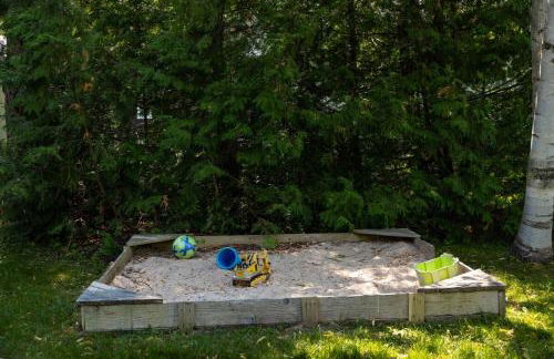 Camp Birch: Waterfront Home on Lake Leelanau - Foto 34