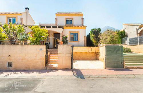 Velo Villa w/ A/C, free Wi-Fi & Pool near Benidorm - Foto 3