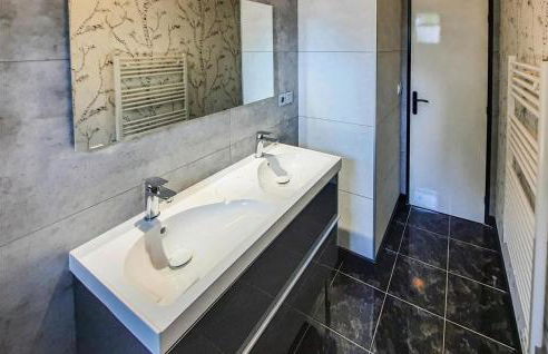 2 Bedroom Stunning Home In Bacilly - Foto 20