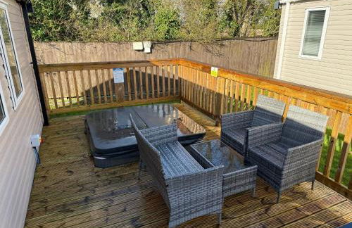 Starling Lodge with Hot tub at Brickyard Lakes - Foto 1