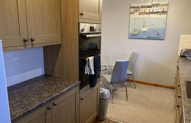 Spacious Detached Bungalow With Ample Parking - Foto 31