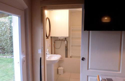 Studio-appartement et chambre à proximité d'une maison de Maître de 1904 - Photo 11