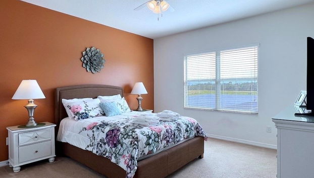 Cozy Family Friendly Pool Home With Game Room 5 Bedroom Home by RedAwning - Foto 4, Habitación