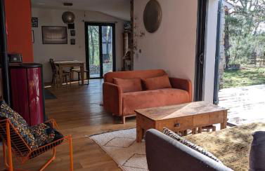 House surrounded by nature - Photo 1