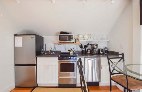 3 Newly Renovated Condos w Water Views - Foto 23