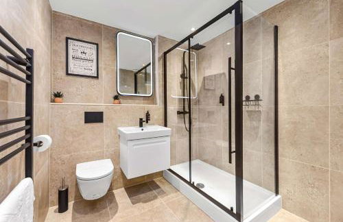 JD Apartments - Urban Retreat with Patio - Foto 3