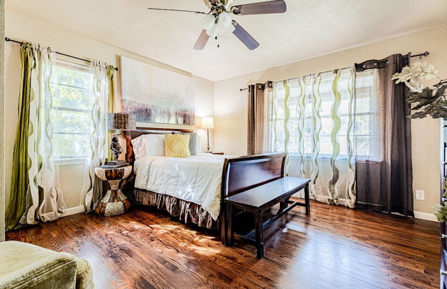 Mr. Wilson - Photo 5