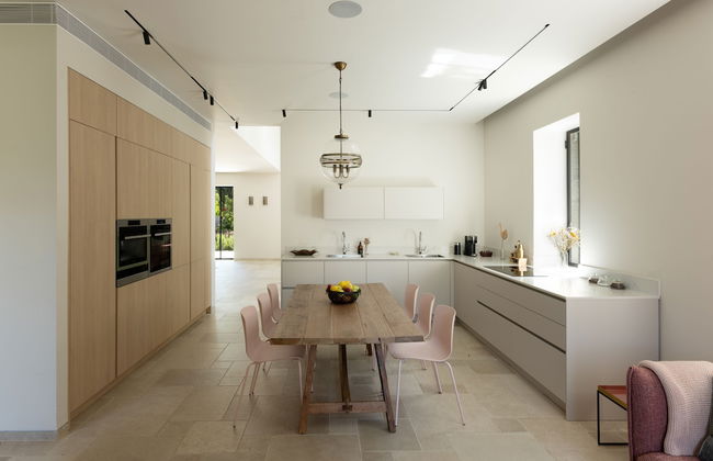 The Y House - Photo 15