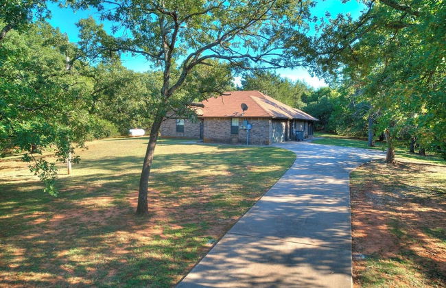 Serene Modern Farmhouse on 2 Acres - Foto 37