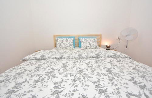Holiday Home Seafront Escape - Happy Rentals - Photo 60