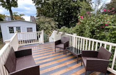 Cheerful & Modern Home w/ a Walkout Deck Area - Foto 27