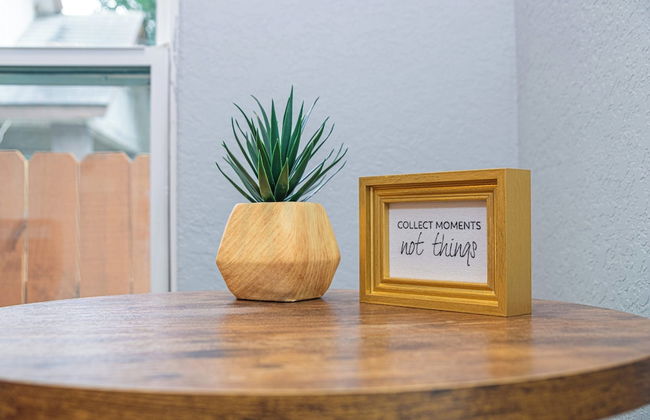 Spacious Delightful 4 BR/ 3 BA Close to Downtown - Foto 35