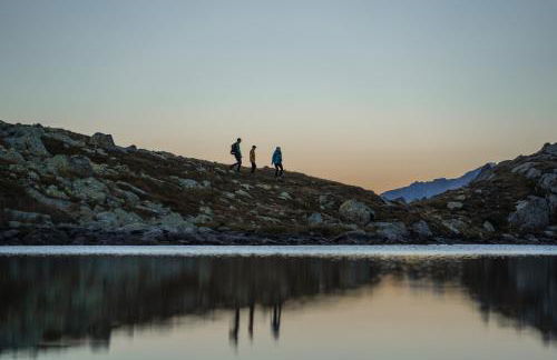 Stadtnestl Apartment Sterzing - Alpines Hideaway mit Kamin & Garten - Foto 37