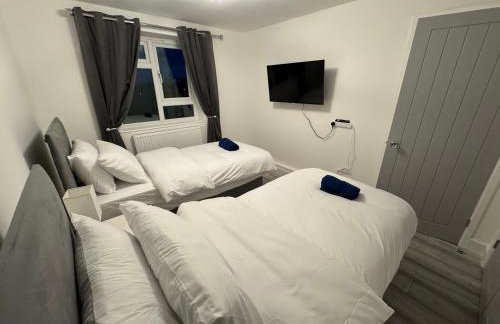 Stylish 2BR, Fast Wifi with balcony - Photo 6