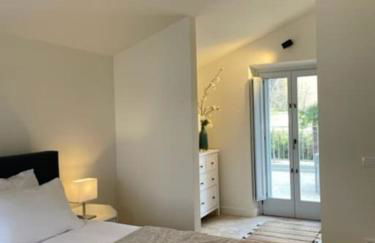 The Boathouse, at the lake - Photo 29