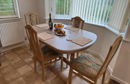 Homely 4 bed in Barnstaple - Foto 14